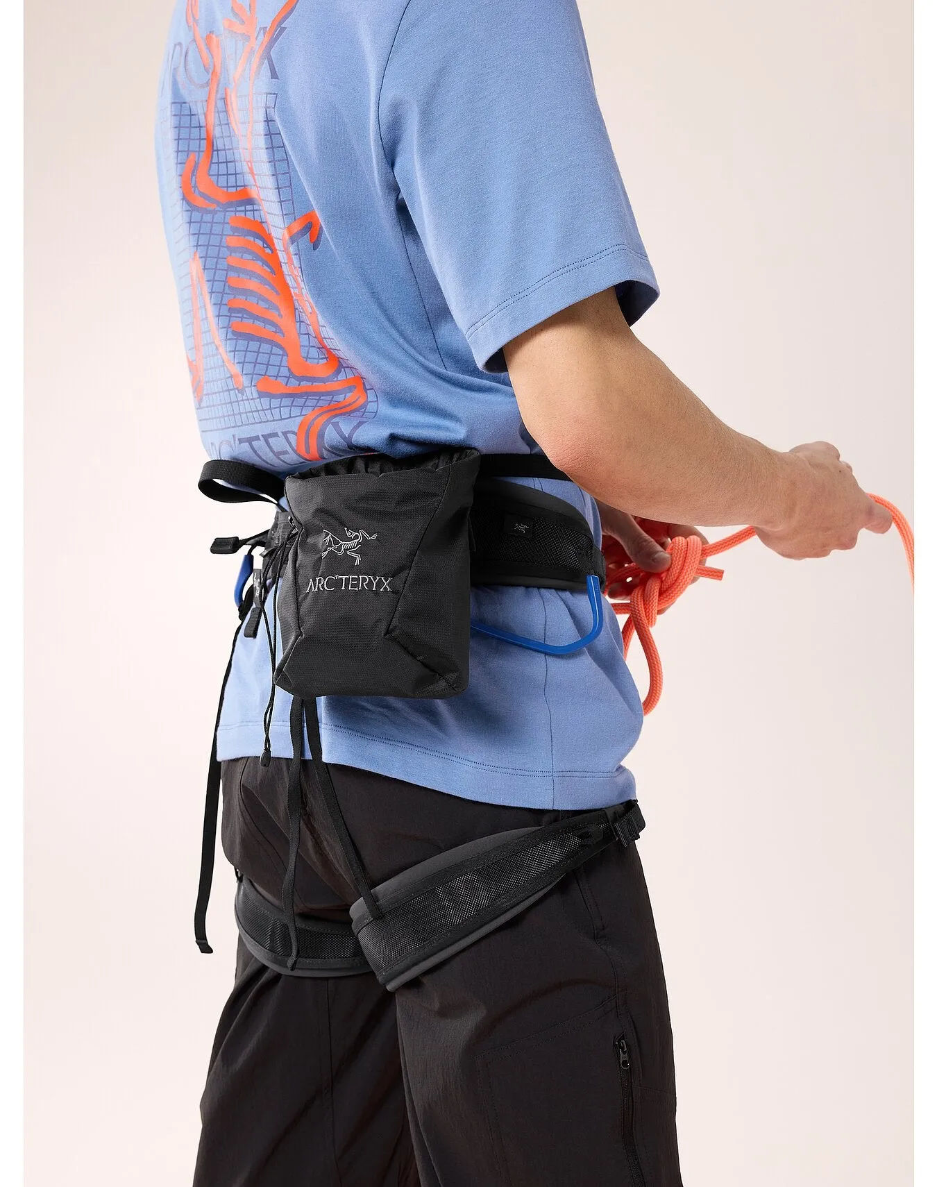 Arc'teryx Ion Lightweight Chalk Bag - Compact & Durable Chalk Holder for Enhanced Climbing Performance